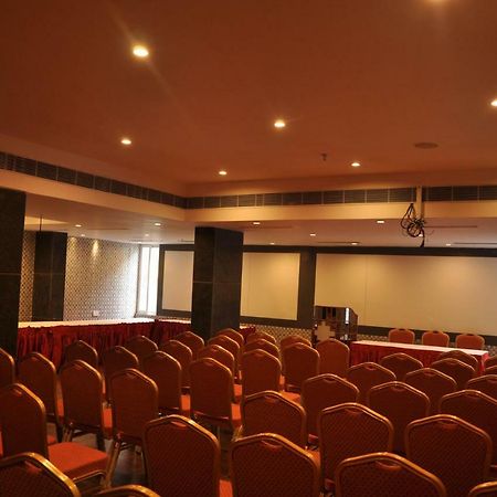 Отель Krishna Residency Виджаявада Экстерьер фото